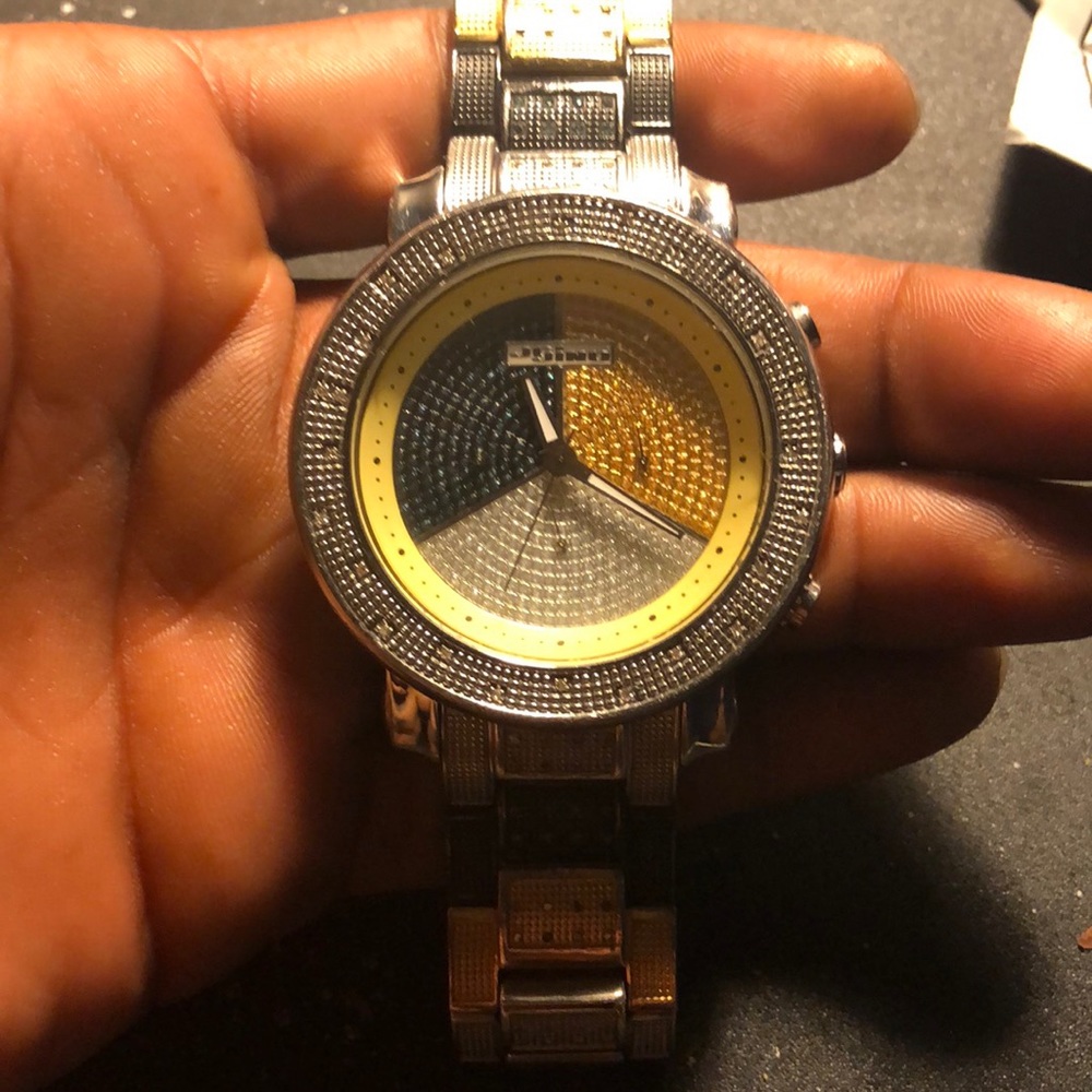 Watch - Picture 2 of 4